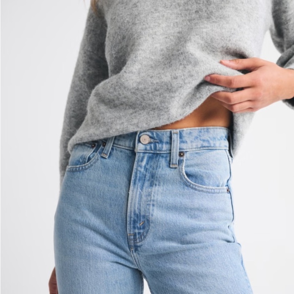Abercrombie 90s Straight Ultra High Rise Jeans